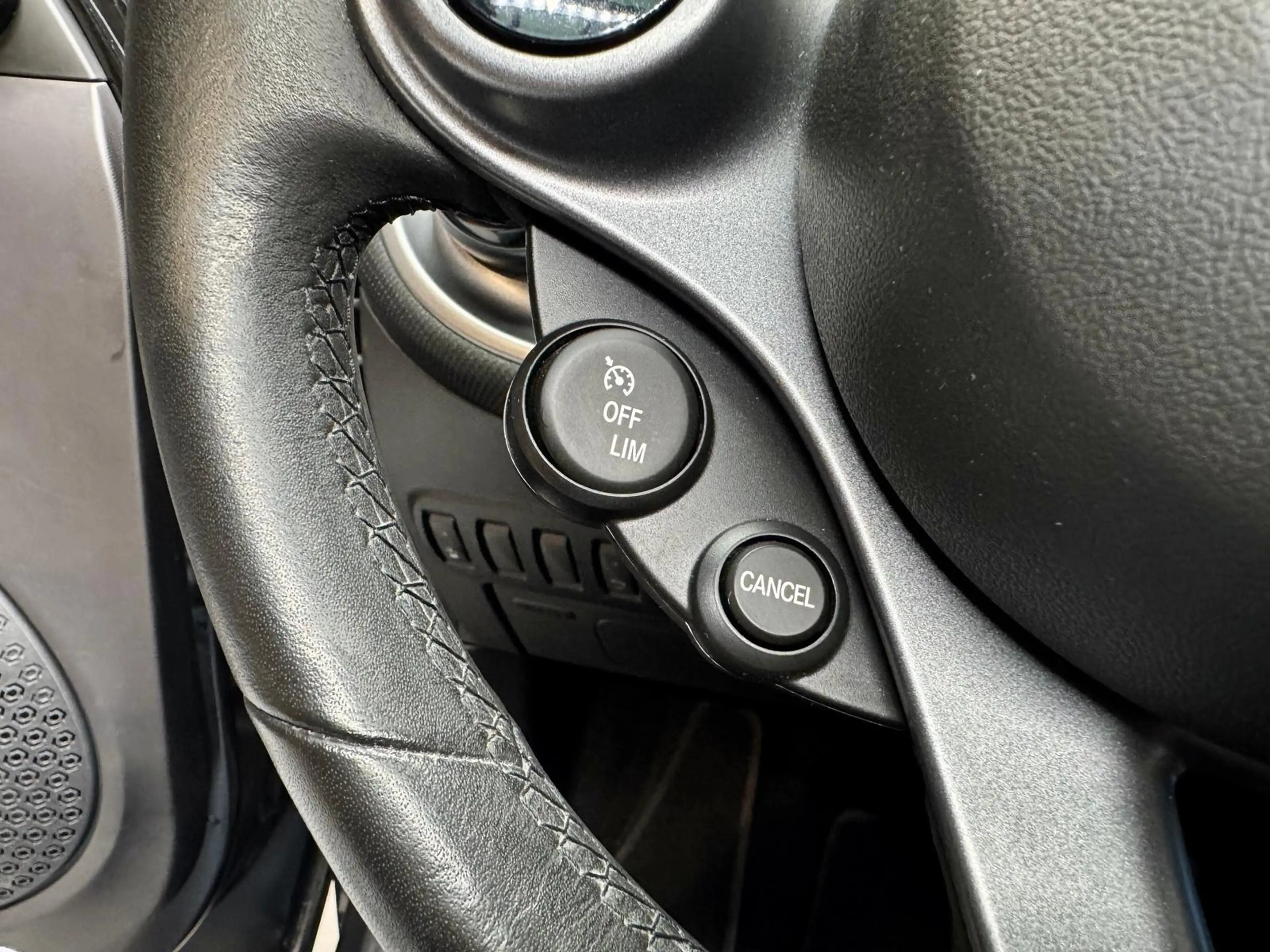 smart forFour 66 kW 0.9 Turbo KAT+PANO+KAMERA+NAVI+ — photo 29