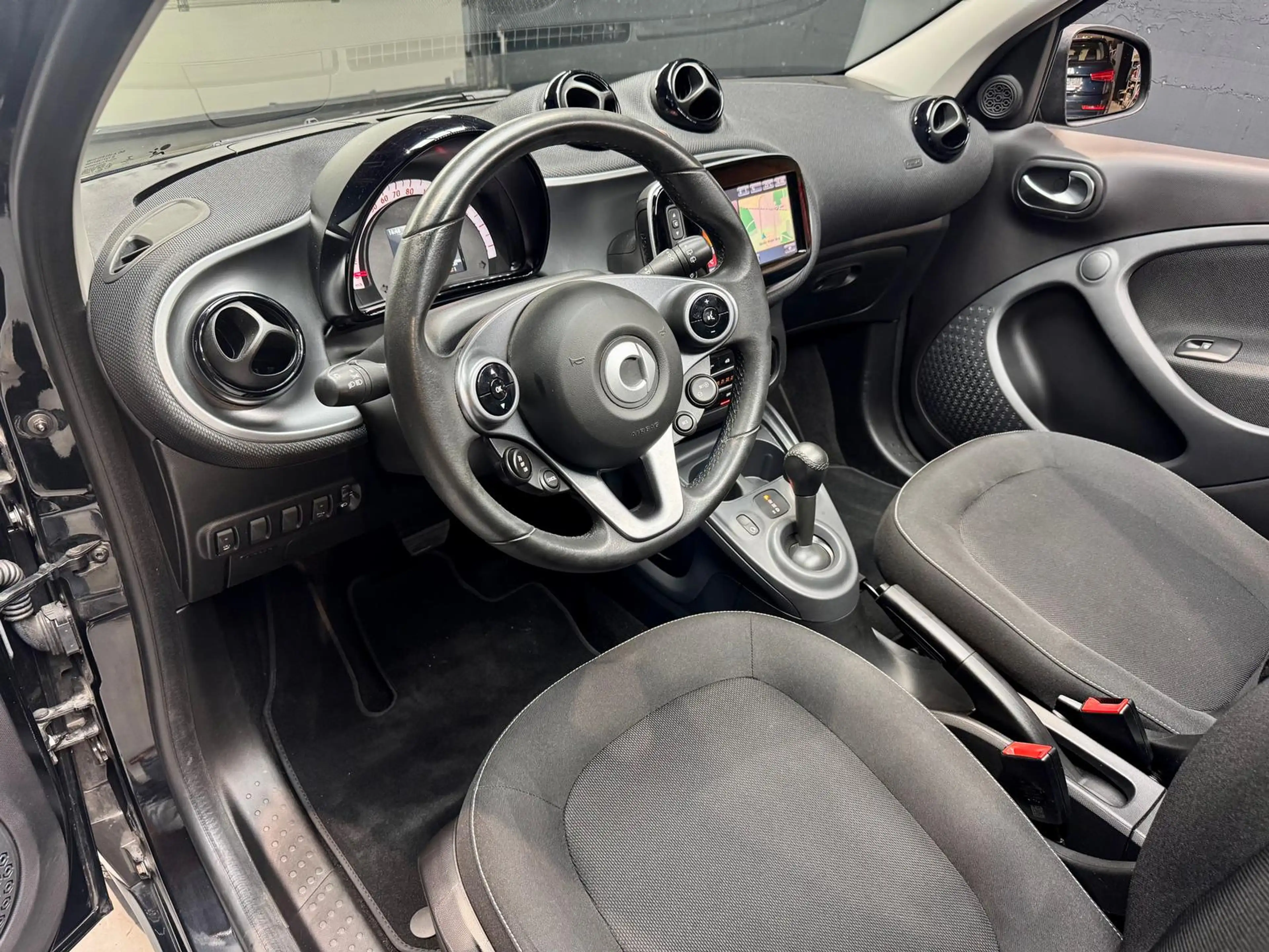 smart forFour 66 kW 0.9 Turbo KAT+PANO+KAMERA+NAVI+ — photo 13