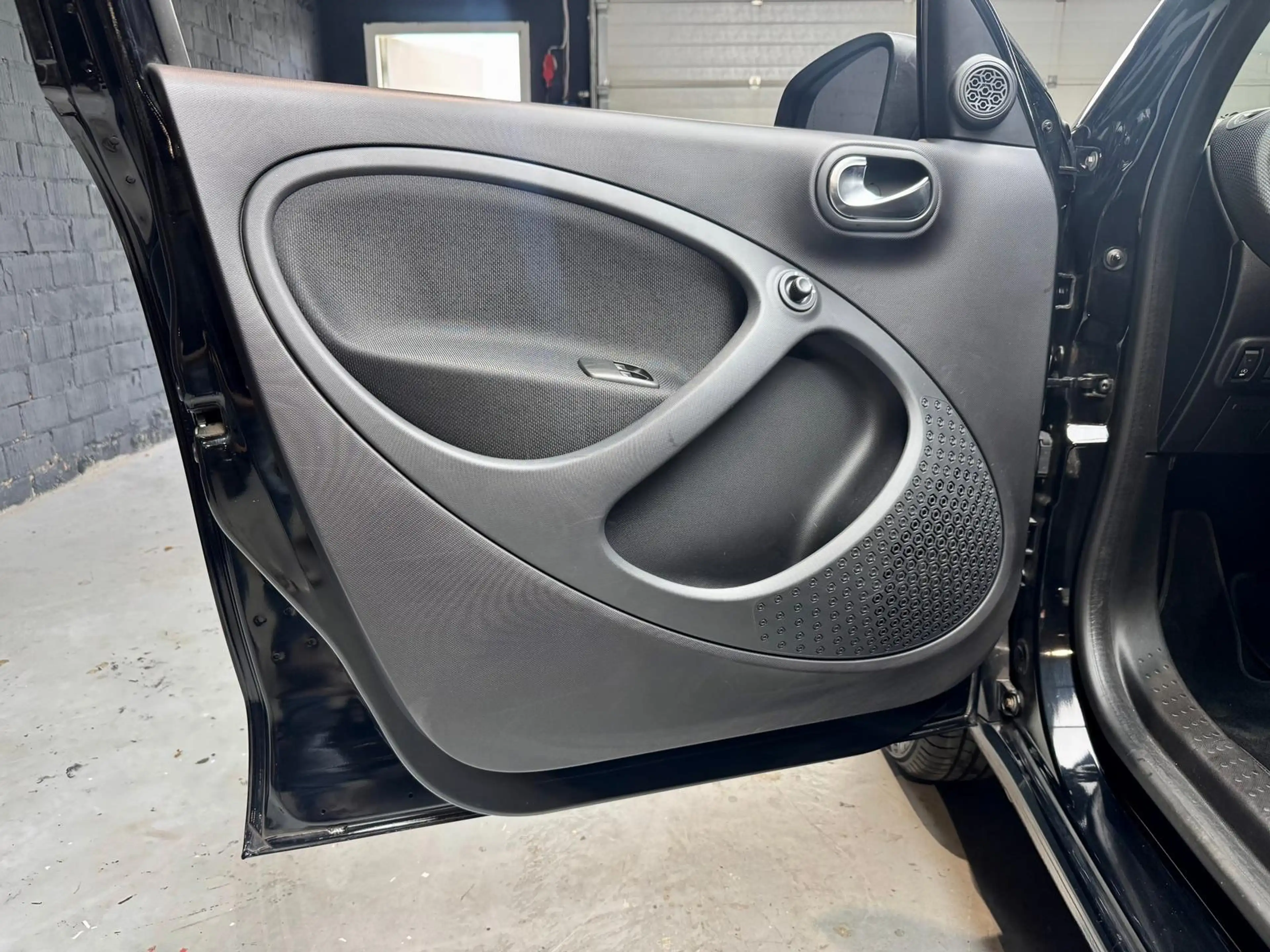smart forFour 66 kW 0.9 Turbo KAT+PANO+KAMERA+NAVI+ — photo 24