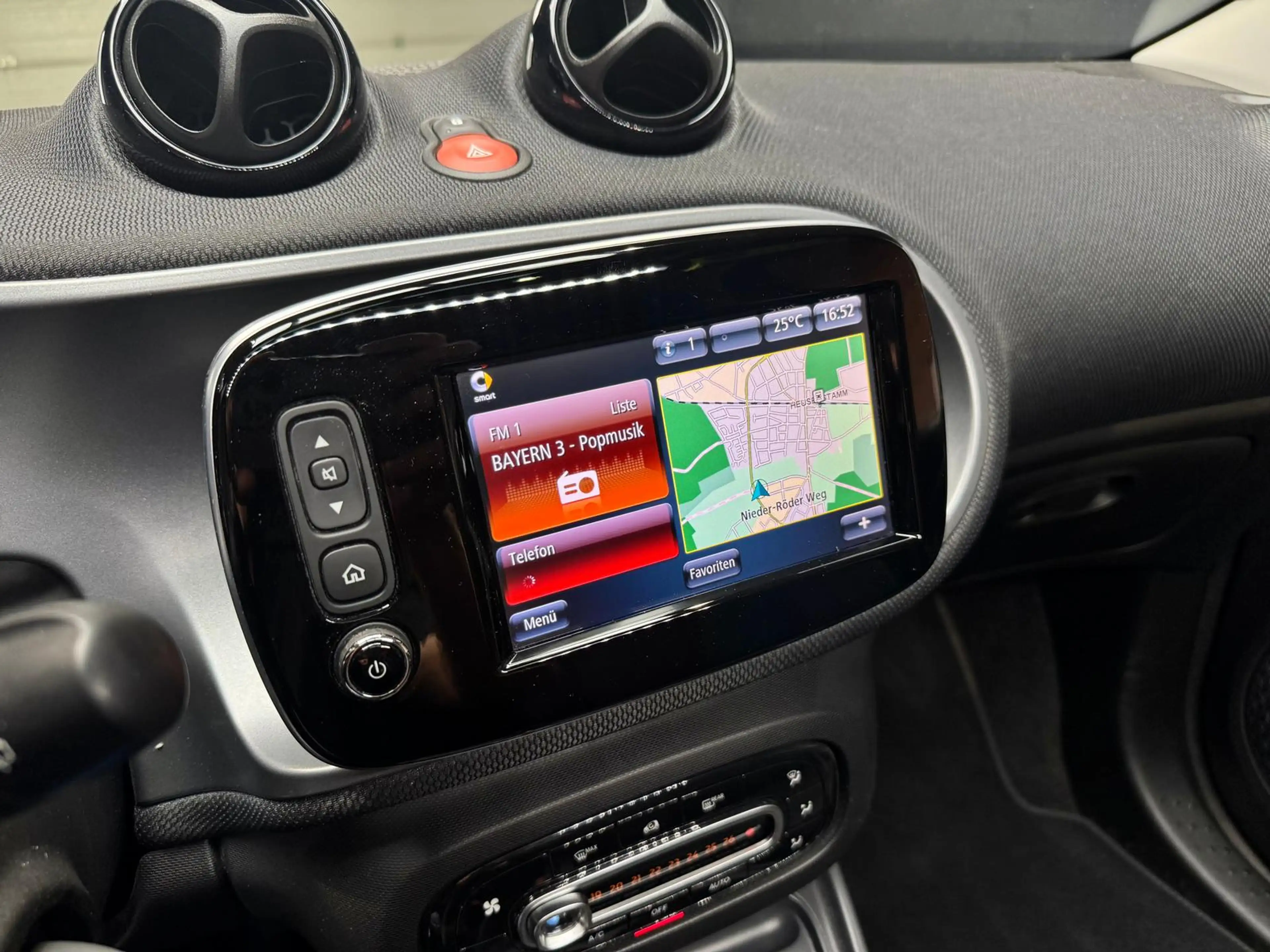 smart forFour 66 kW 0.9 Turbo KAT+PANO+KAMERA+NAVI+ — photo 6