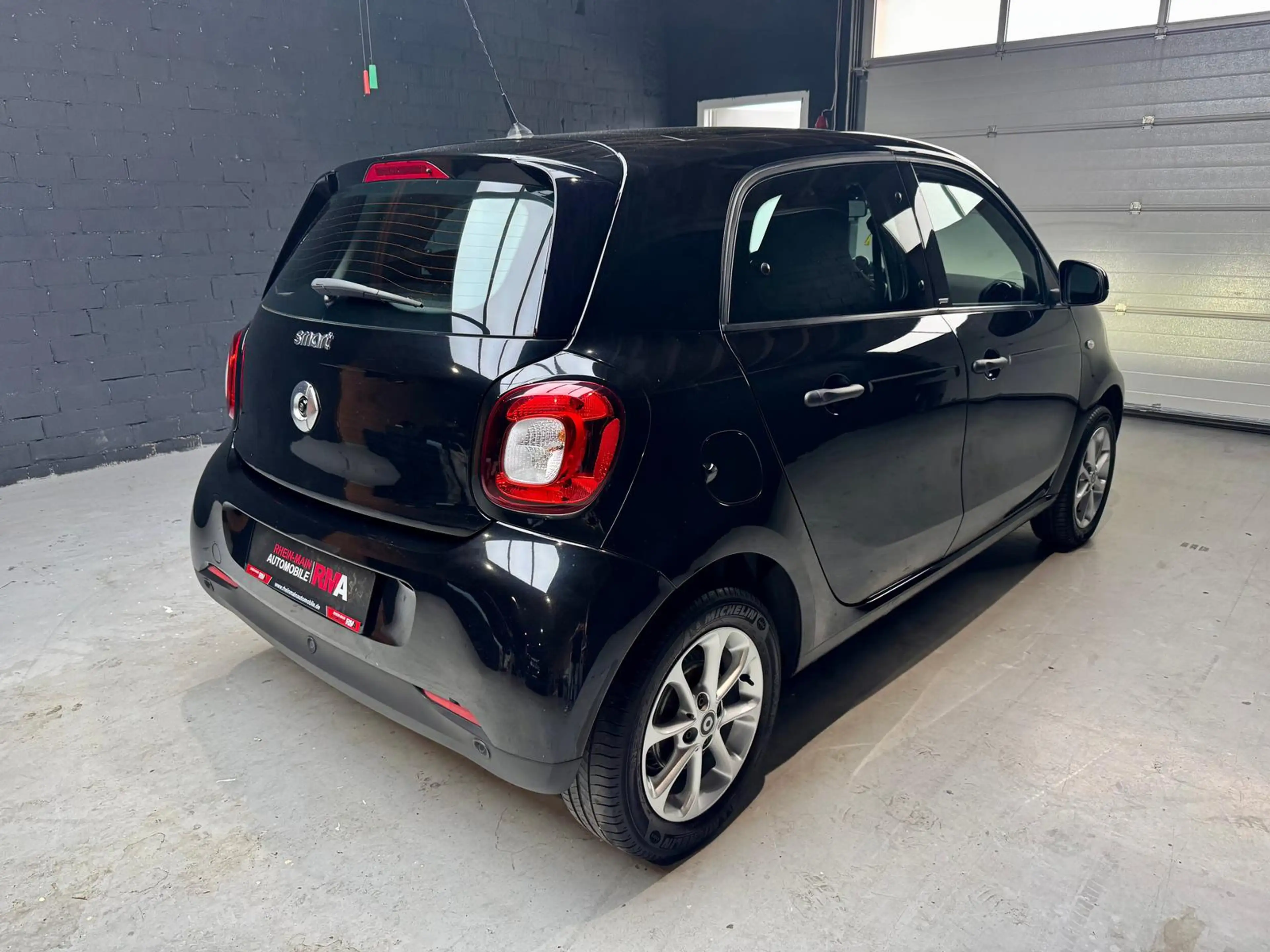 smart forFour 66 kW 0.9 Turbo KAT+PANO+KAMERA+NAVI+ — photo 7