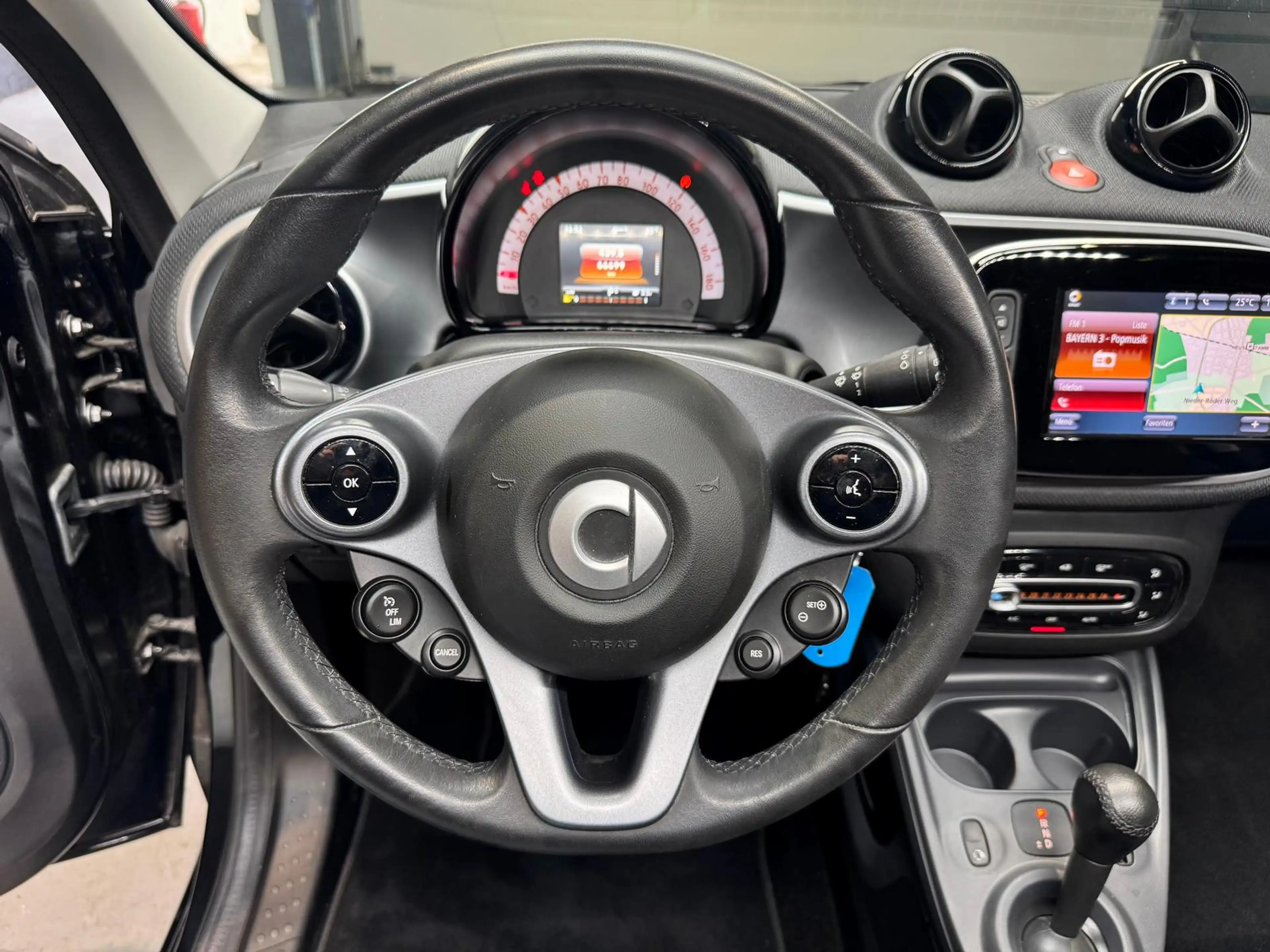 smart forFour 66 kW 0.9 Turbo KAT+PANO+KAMERA+NAVI+ — photo 10