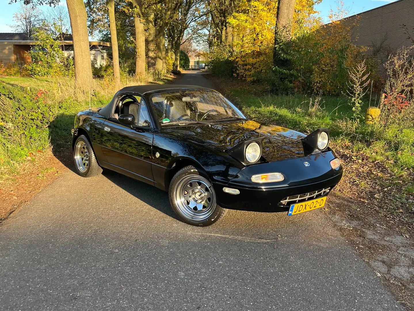 Mazda MX-5 MX-5 1.6i Schwarz - 1