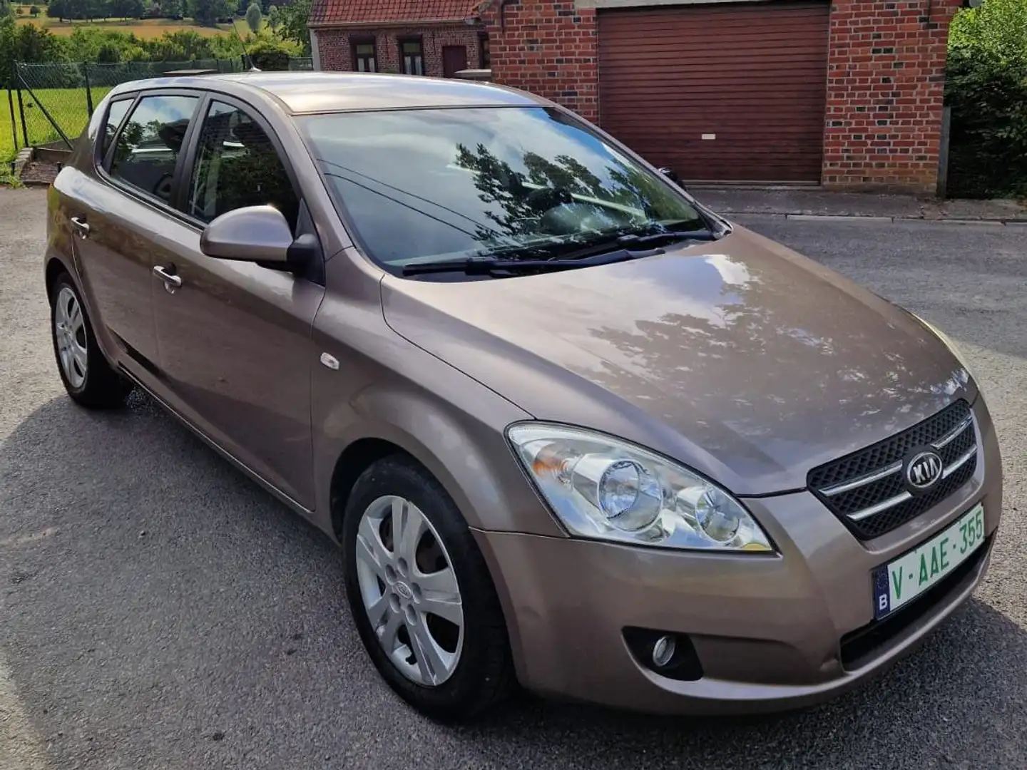 Kia Ceed / cee'd Ceed 1.6 CRDi LX Beige - 1