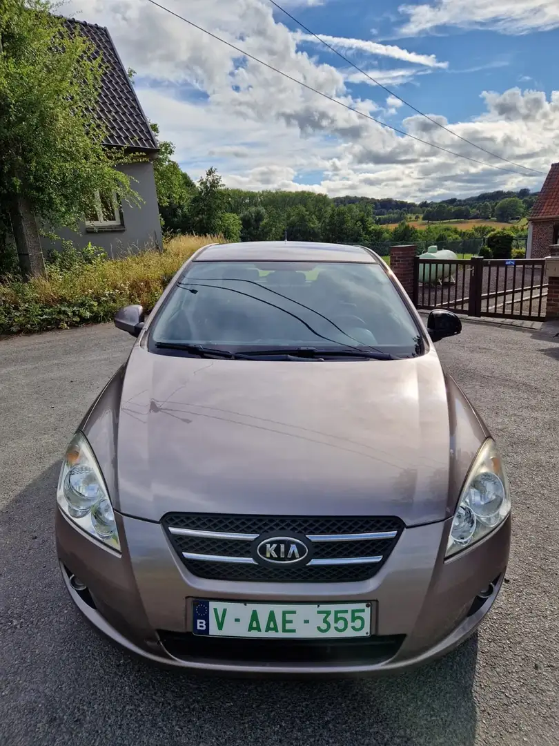 Kia Ceed / cee'd Ceed 1.6 CRDi LX Beige - 2