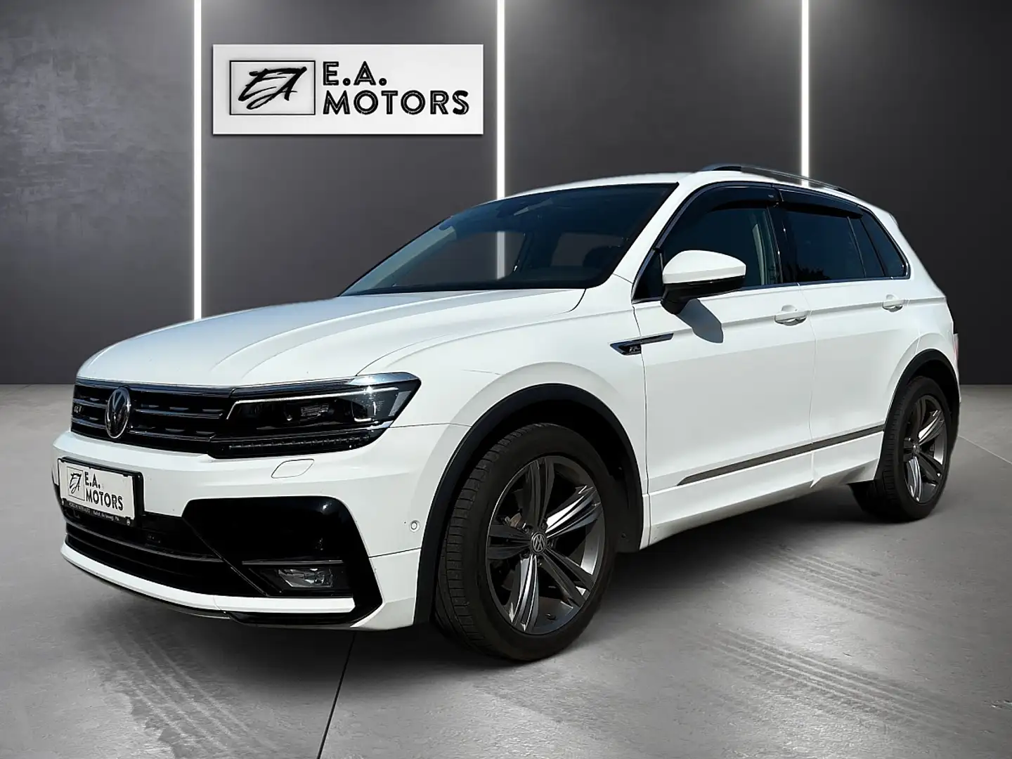 Volkswagen Tiguan 1,4 TSI ACT  R-LINE  DSG Weiß - 1
