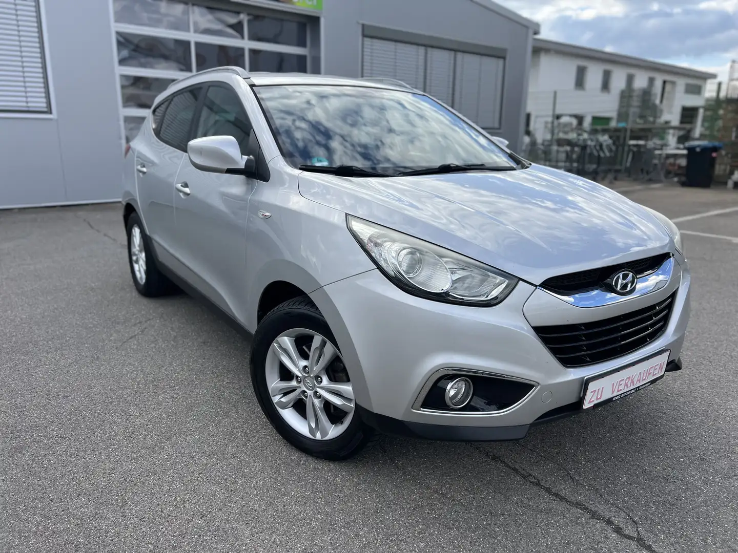 Hyundai iX35 2.0 2WD Comfort** Tuv. 01 09 2026. ** Stříbrná - 2