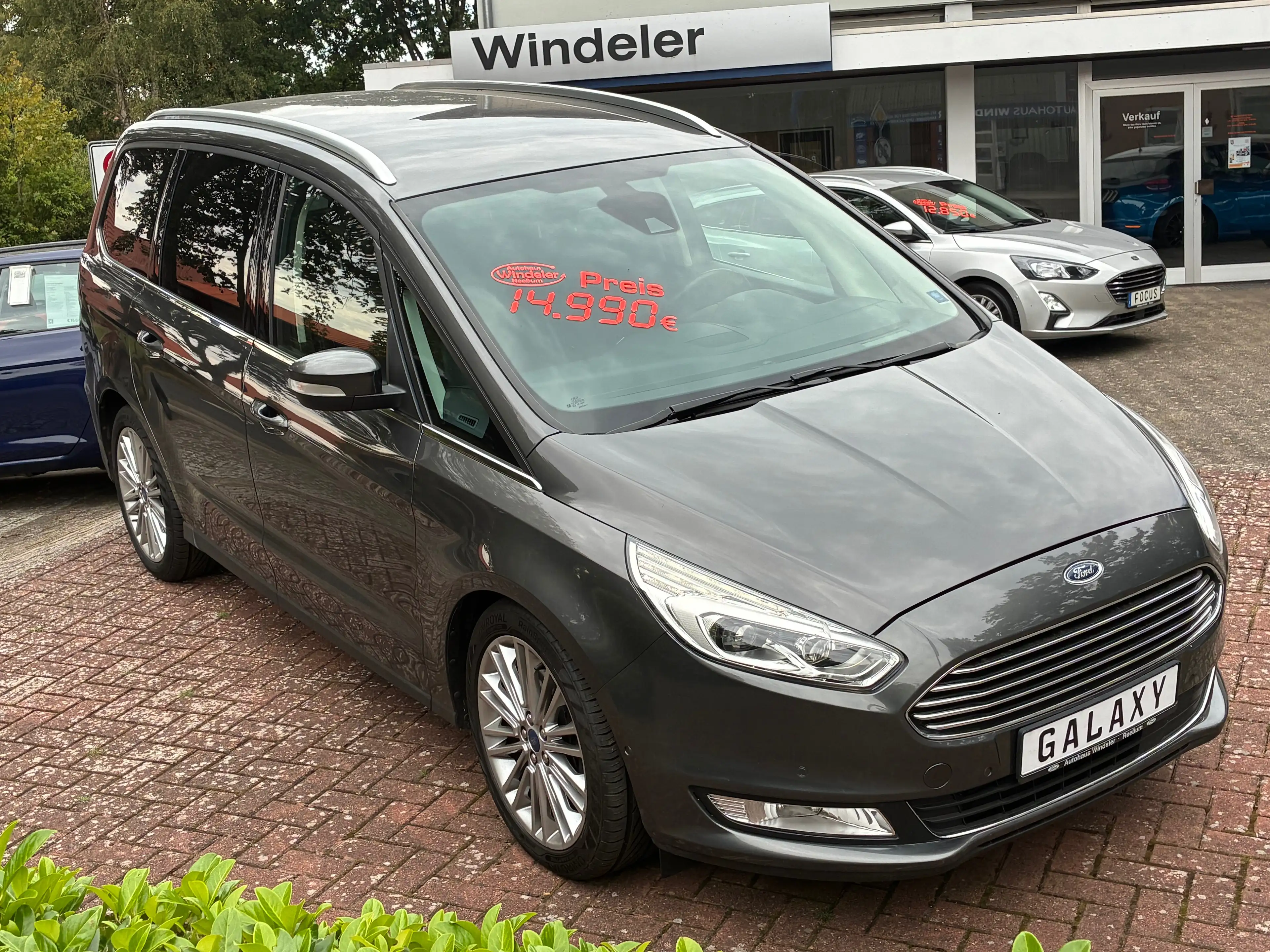 Ford Galaxy Titanium Automatik, AHK, Navi, e-Sitze