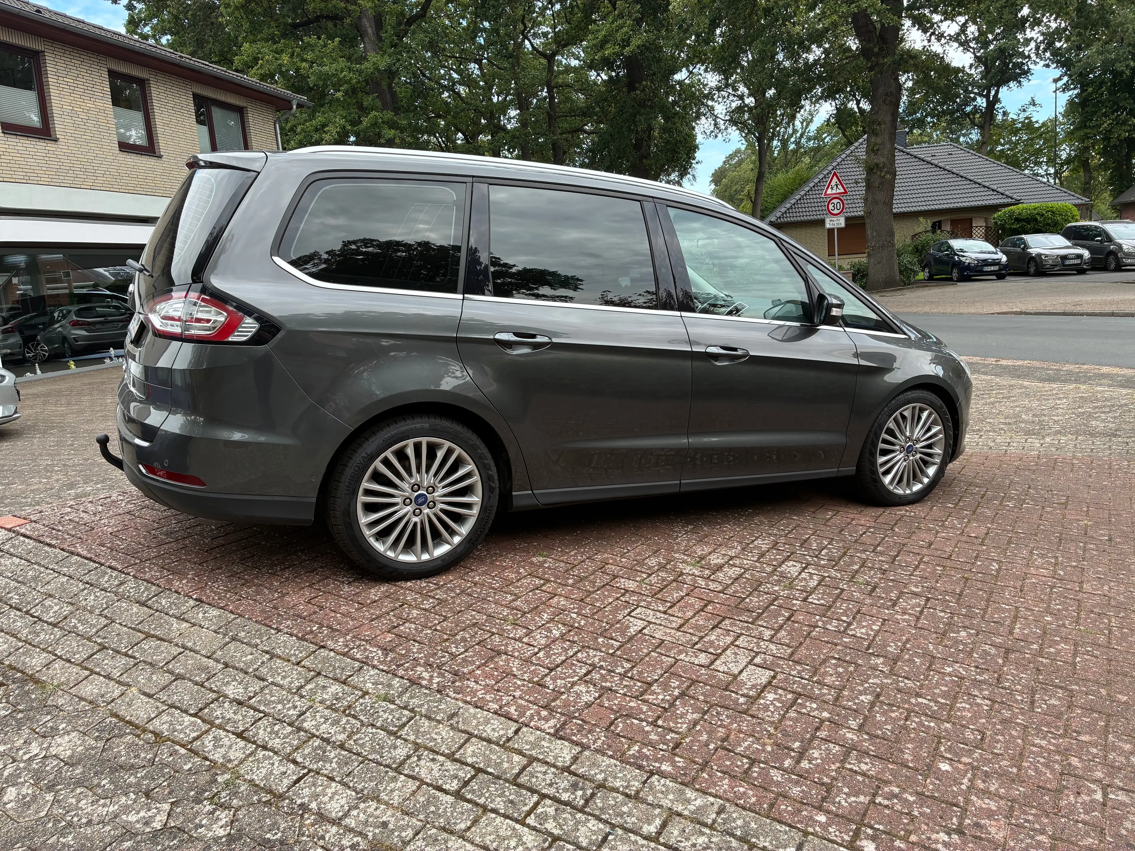 Ford Galaxy Titanium Automatik, AHK, Navi, e-Sitze — photo 8