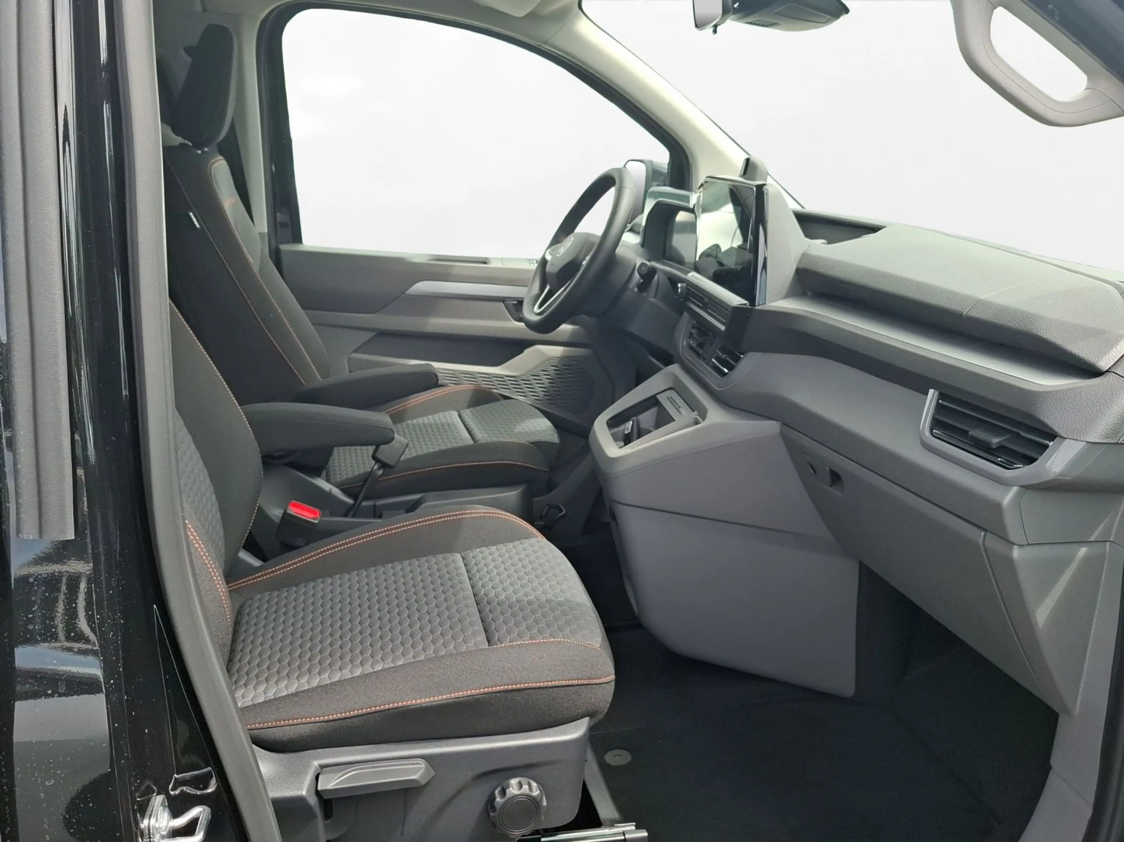 Volkswagen T7 Caravelle PanAmericana Lang 4Motion AHK Pano — photo 10