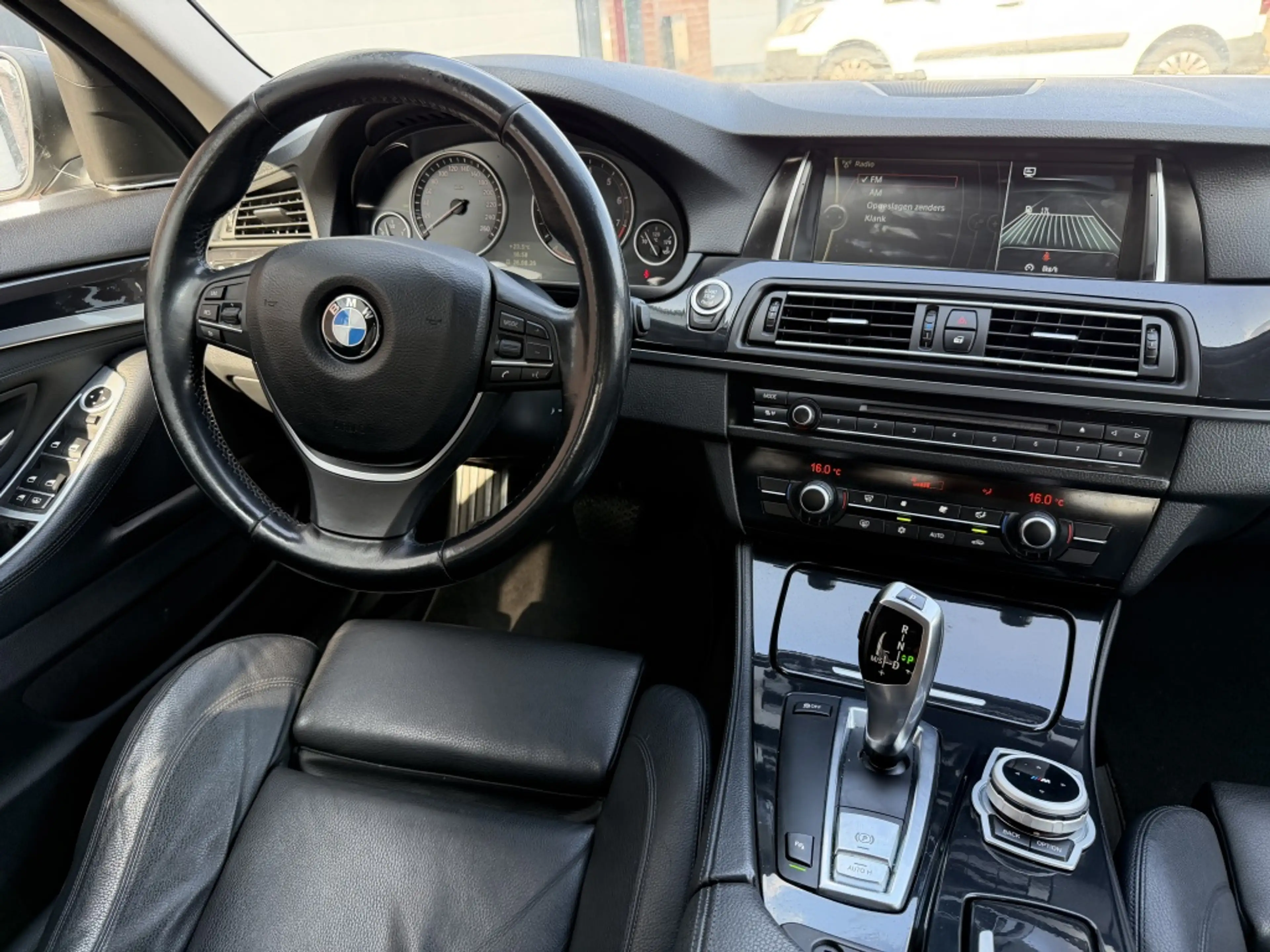 BMW 528 5-serie 528i/259PK/AUT/NAP/LEER/CAMERA/INRUIL.MOG! — photo 9