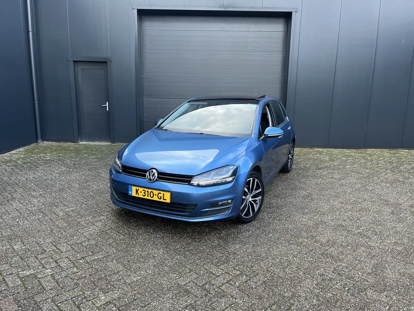 Volkswagen Golf 1.2 TSI Highline CUP edition Golf 7 met nieuwe APK Blauw - 1