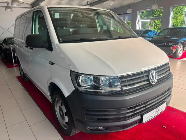 Volkswagen Transporter view 9