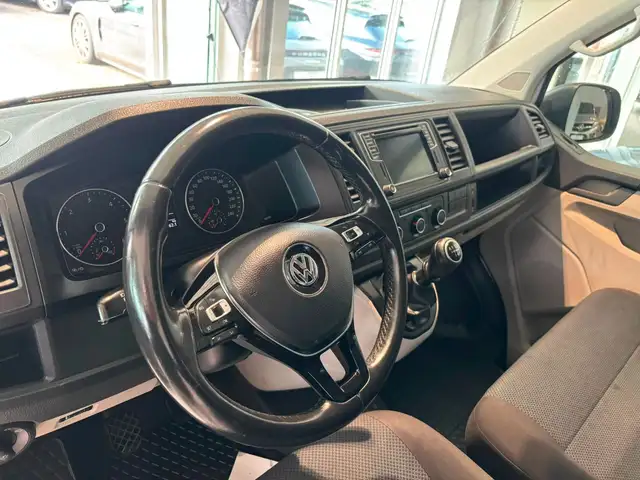 Volkswagen Transporter view 13