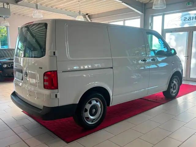 Volkswagen Transporter view 7