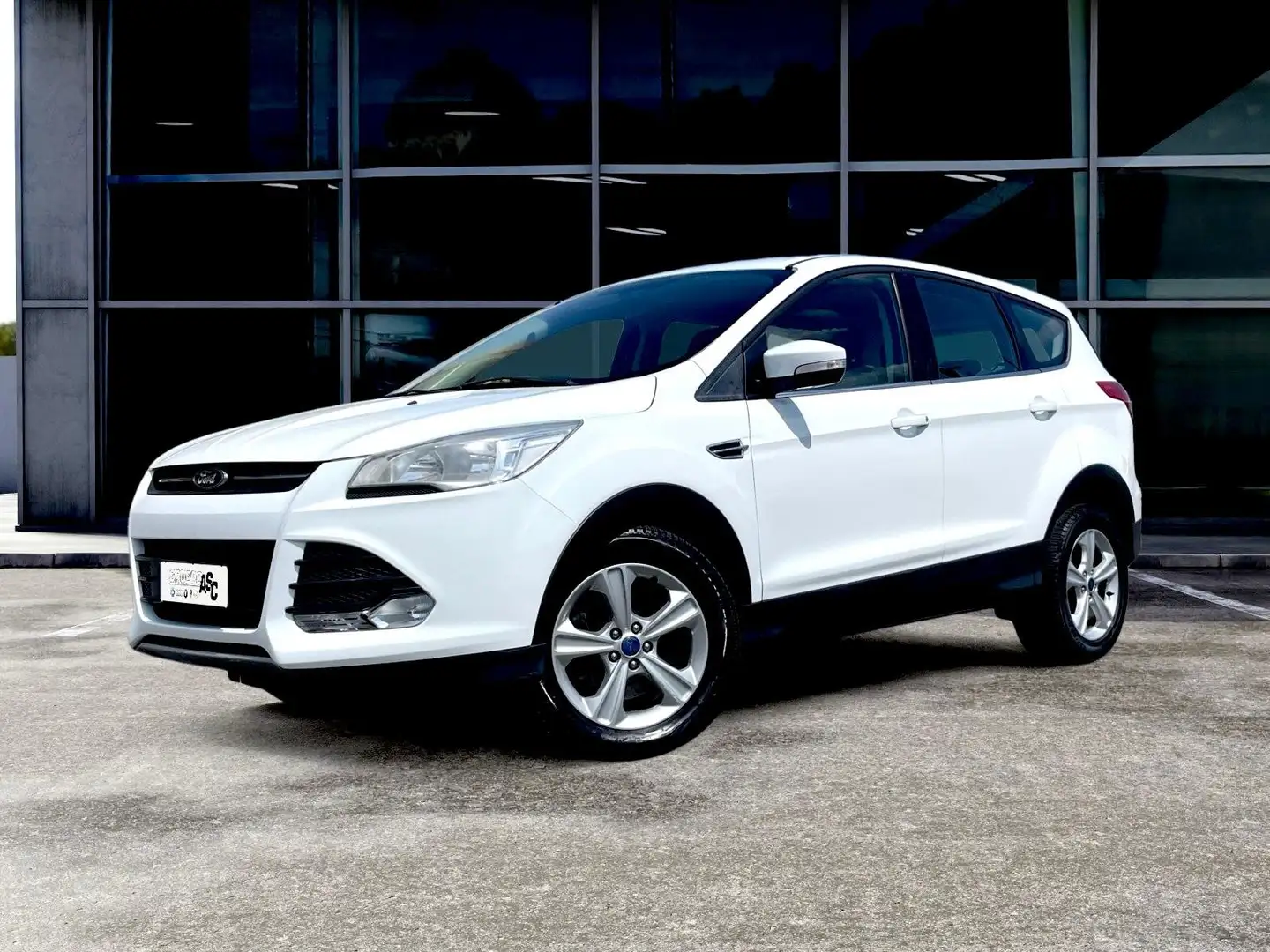 Ford Kuga 2.0 tdci Titanium 2wd 140cv Blanco - 1