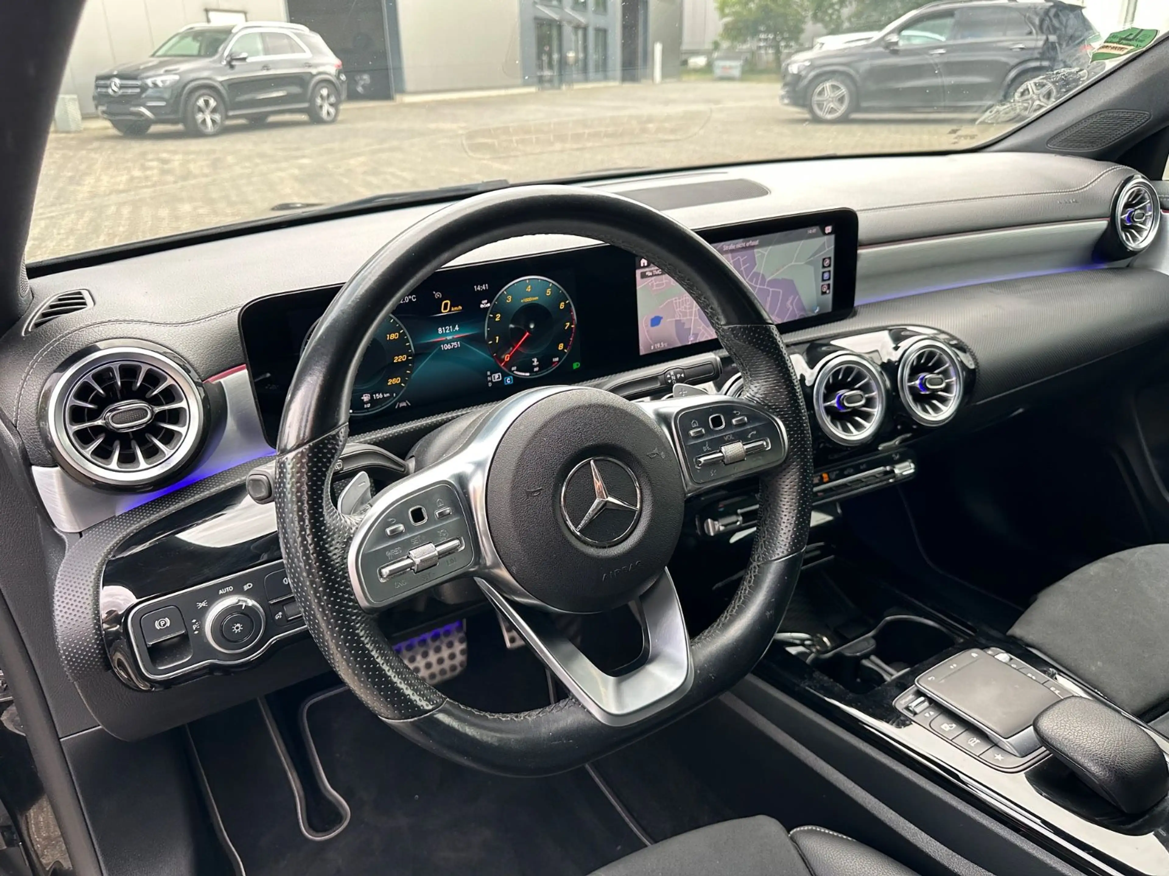 Mercedes-Benz CLA 200 AMG Line LED Kamera DisplP. Ambiente — photo 10