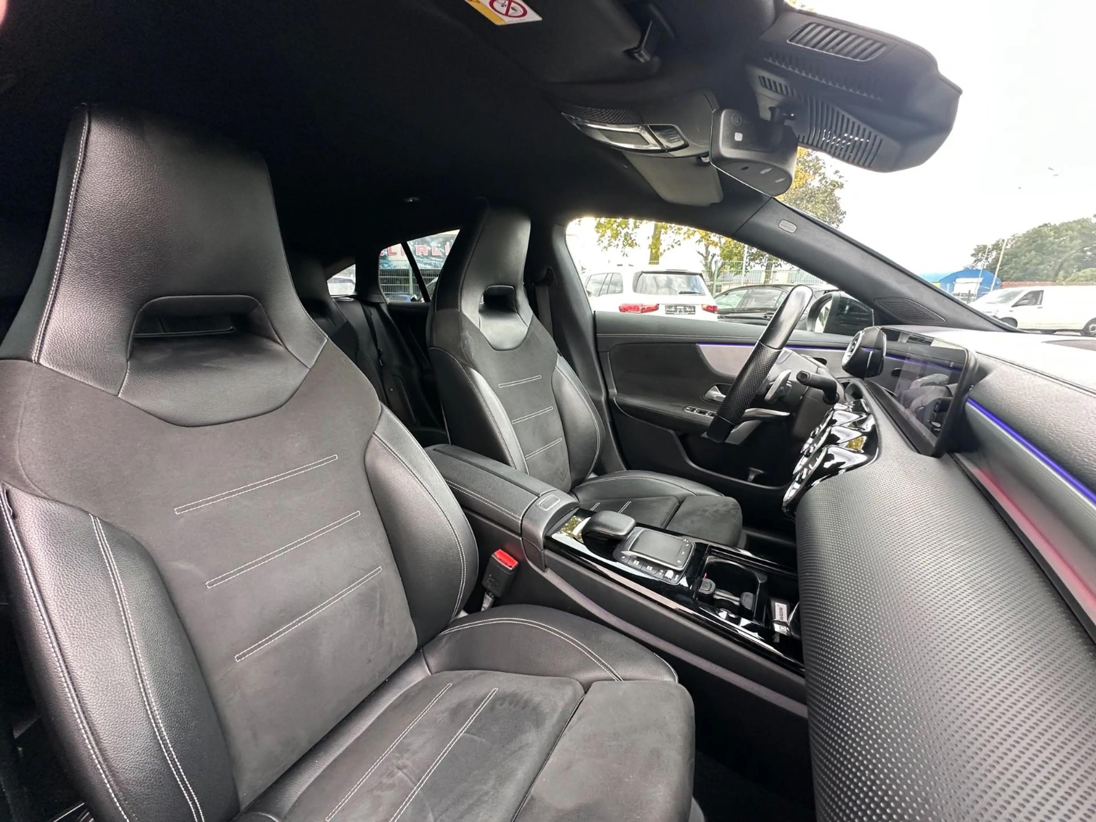 Mercedes-Benz CLA 200 AMG Line LED Kamera DisplP. Ambiente — photo 15