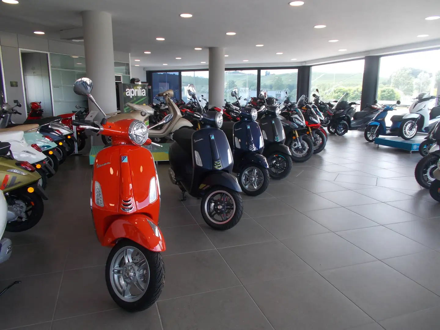Vespa Primavera 125 E5+ - 1