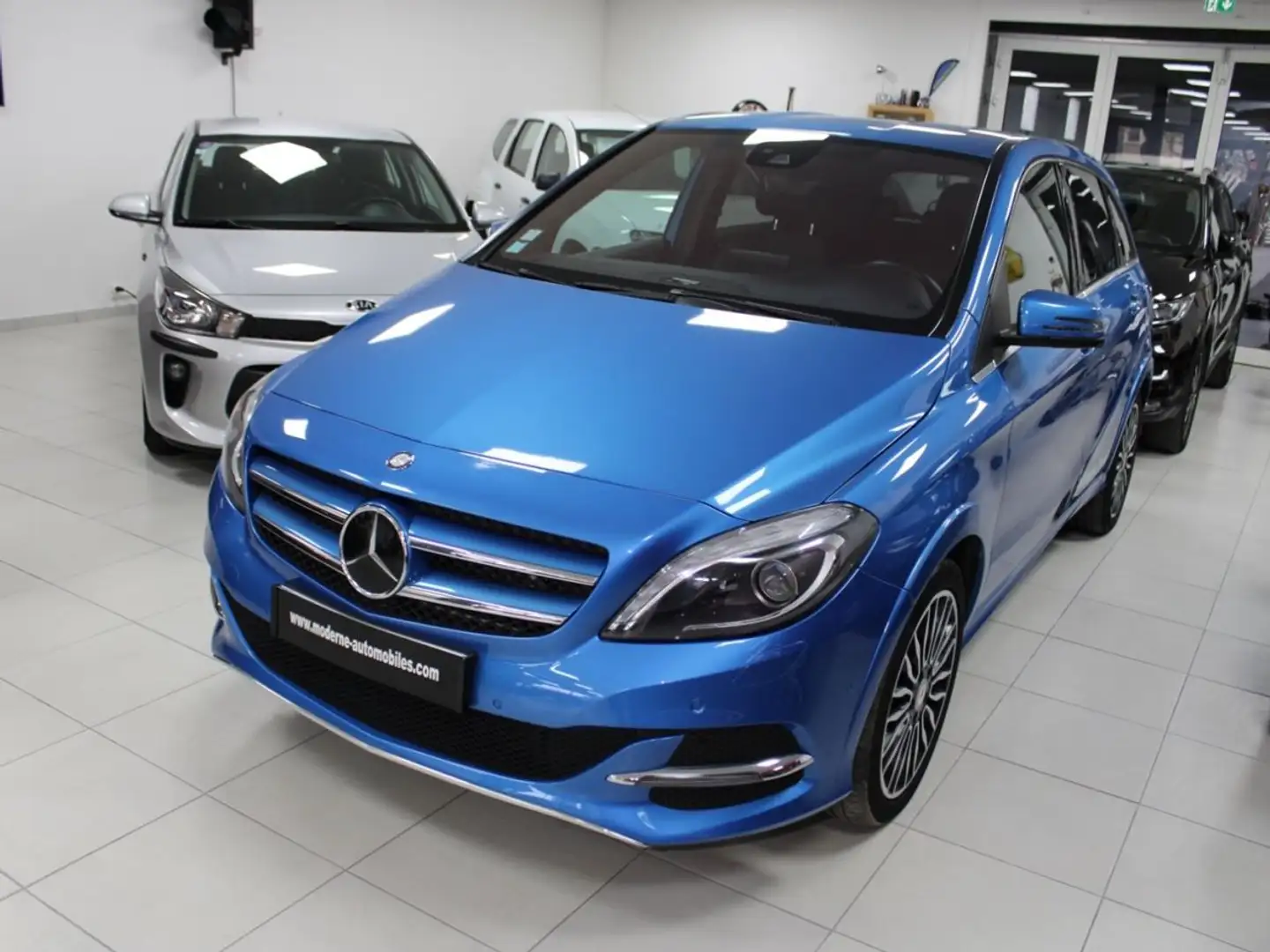 Mercedes-Benz B 250 250 E ELECTRIC ART Blau - 1