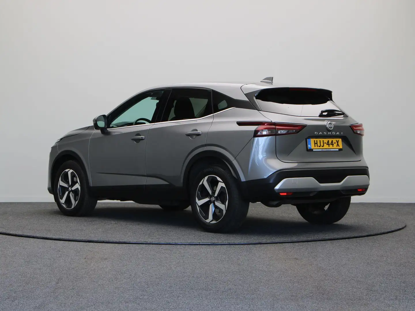 Nissan Qashqai 158pk MHEV Xtronic N-Connecta | 1800kg Trekvermoge Grijs - 2