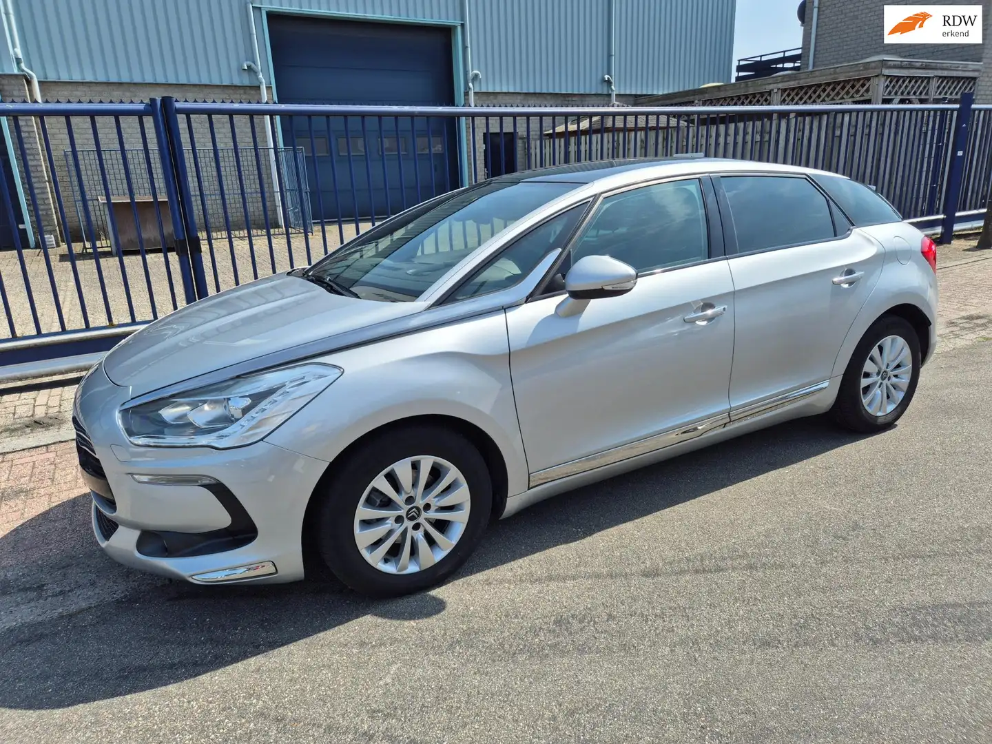 Citroen DS5 1.6 BlueHDi Business *EINDEJAARS AANBIEDING!! Grijs - 1