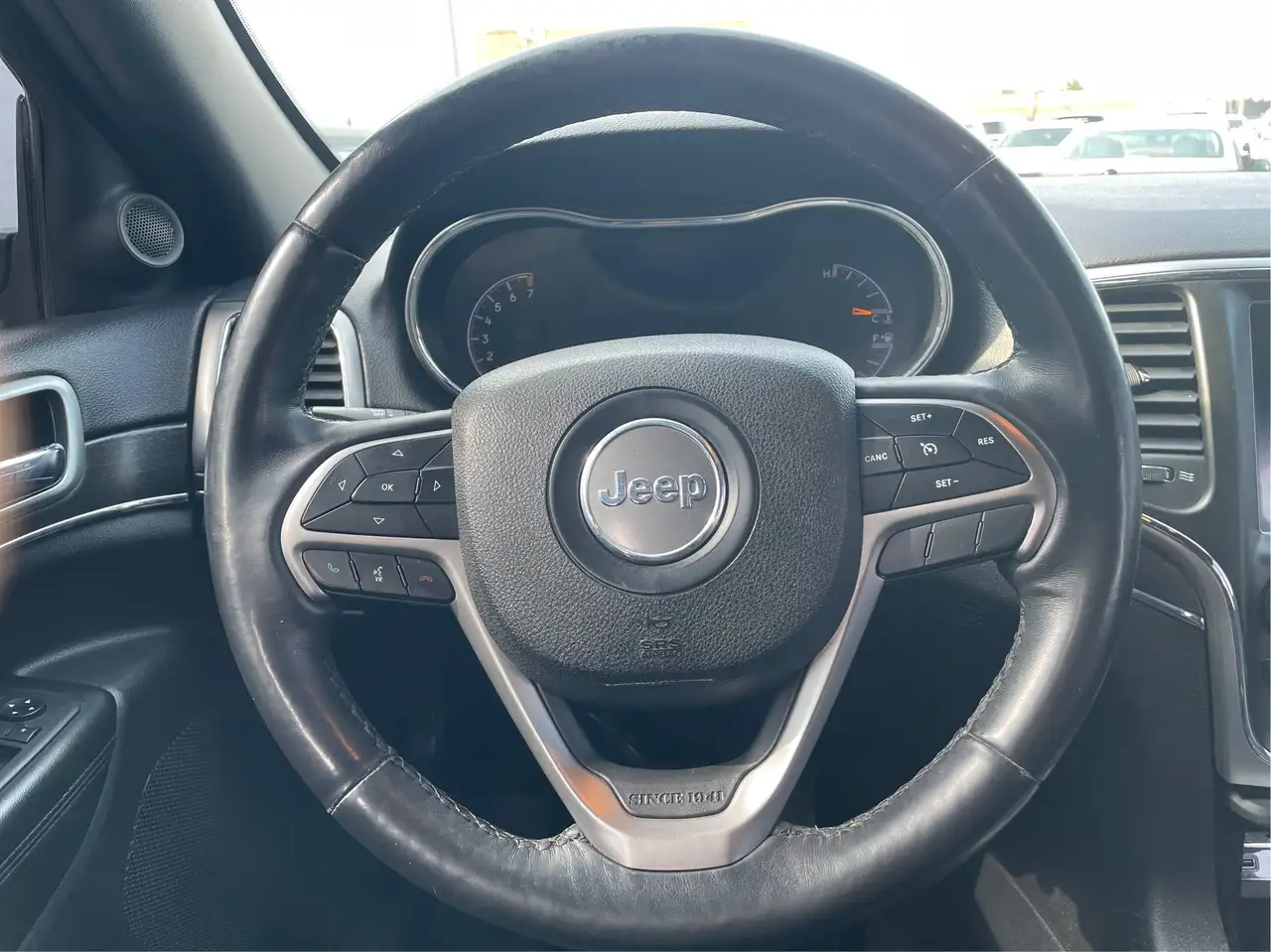 Jeep Grand Cherokee снимка Jeep Grand Cherokee