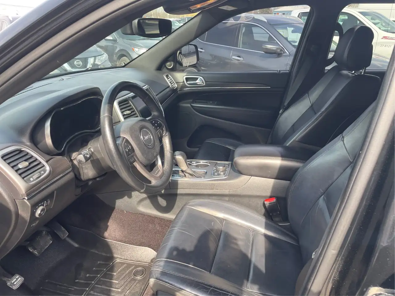 Jeep Grand Cherokee снимка Jeep Grand Cherokee