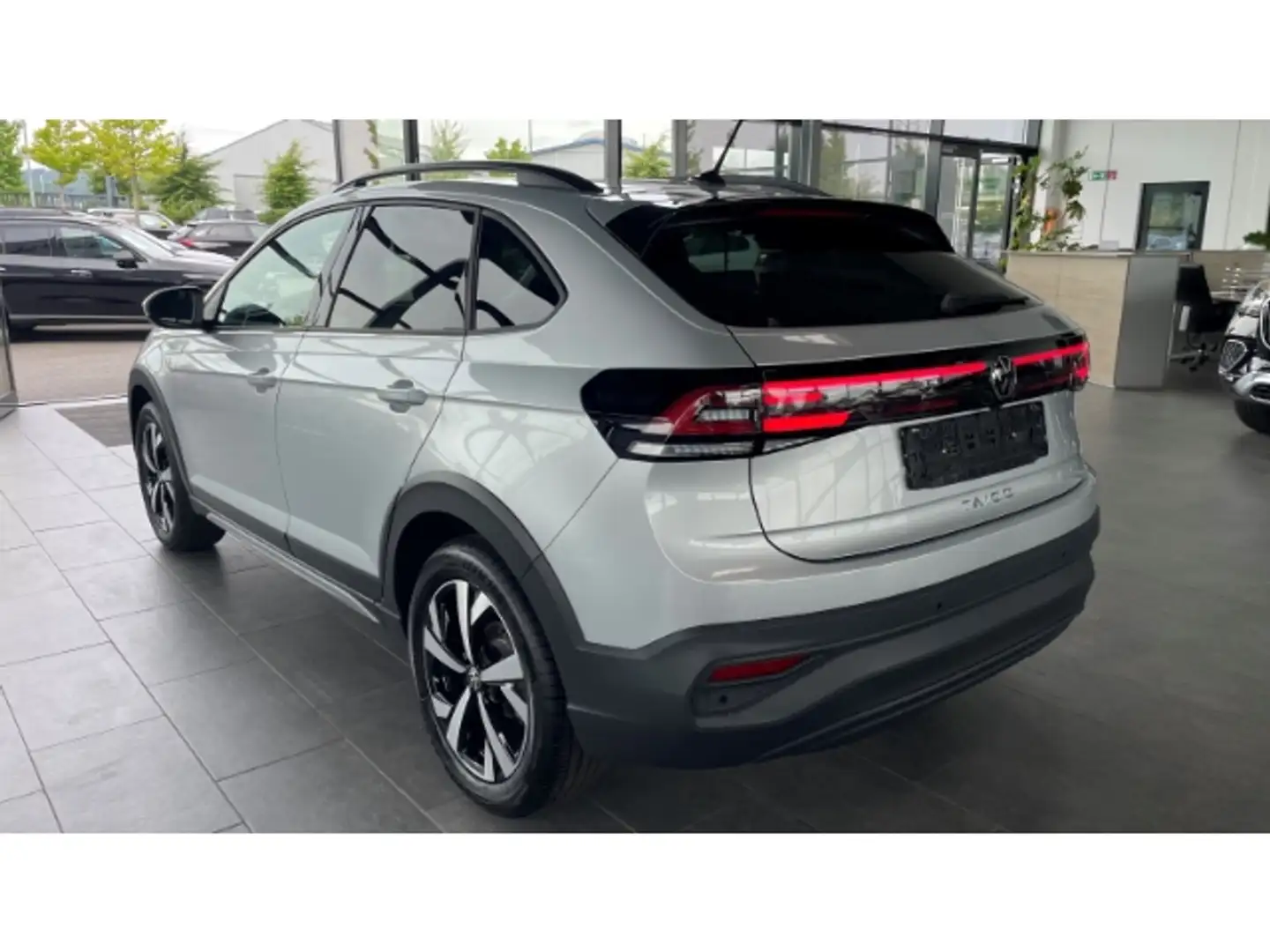 Volkswagen Taigo Style 1.0 TSI LED Kamera ACC SitzHZG APP Connect K Argento - 2