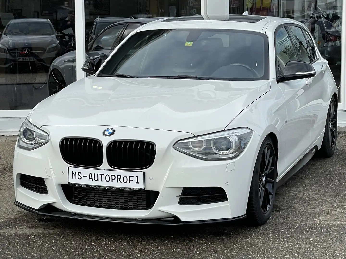 BMW 135 i xDrive HarmanKardon WR Navi Leder uvm Wit - 2