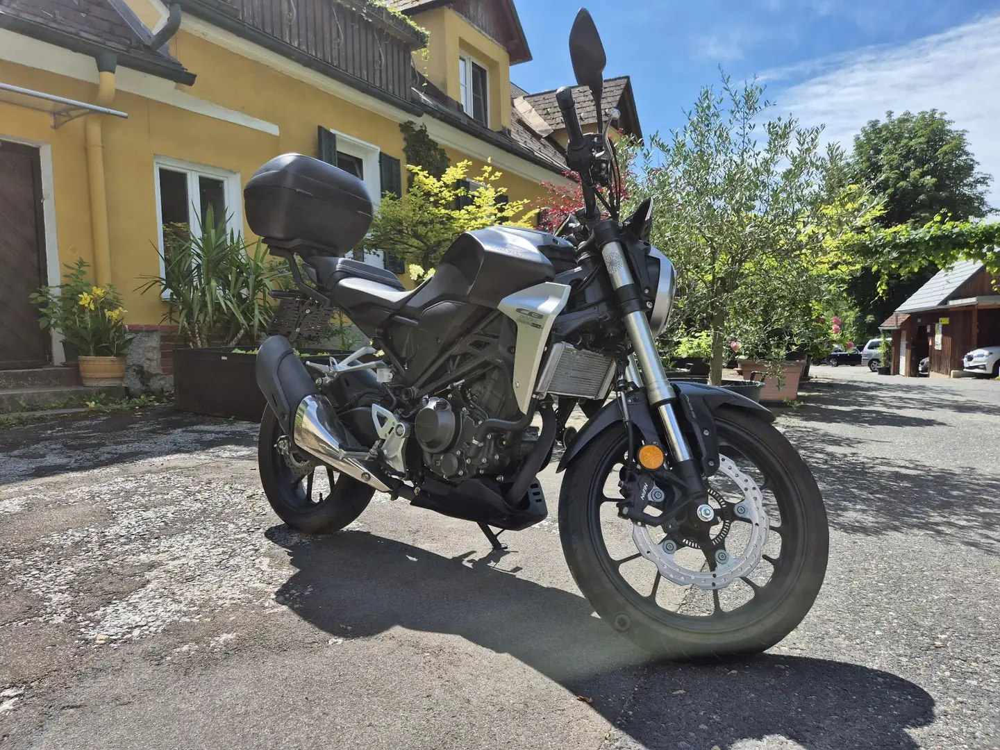 Honda CB 300 Noir - 1
