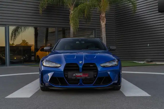 BMW M4 view 2