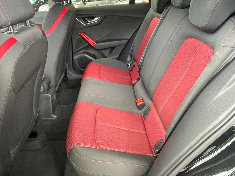Audi Q2 Q2 1.4 TFSI cylinder on demand sport — photo 11