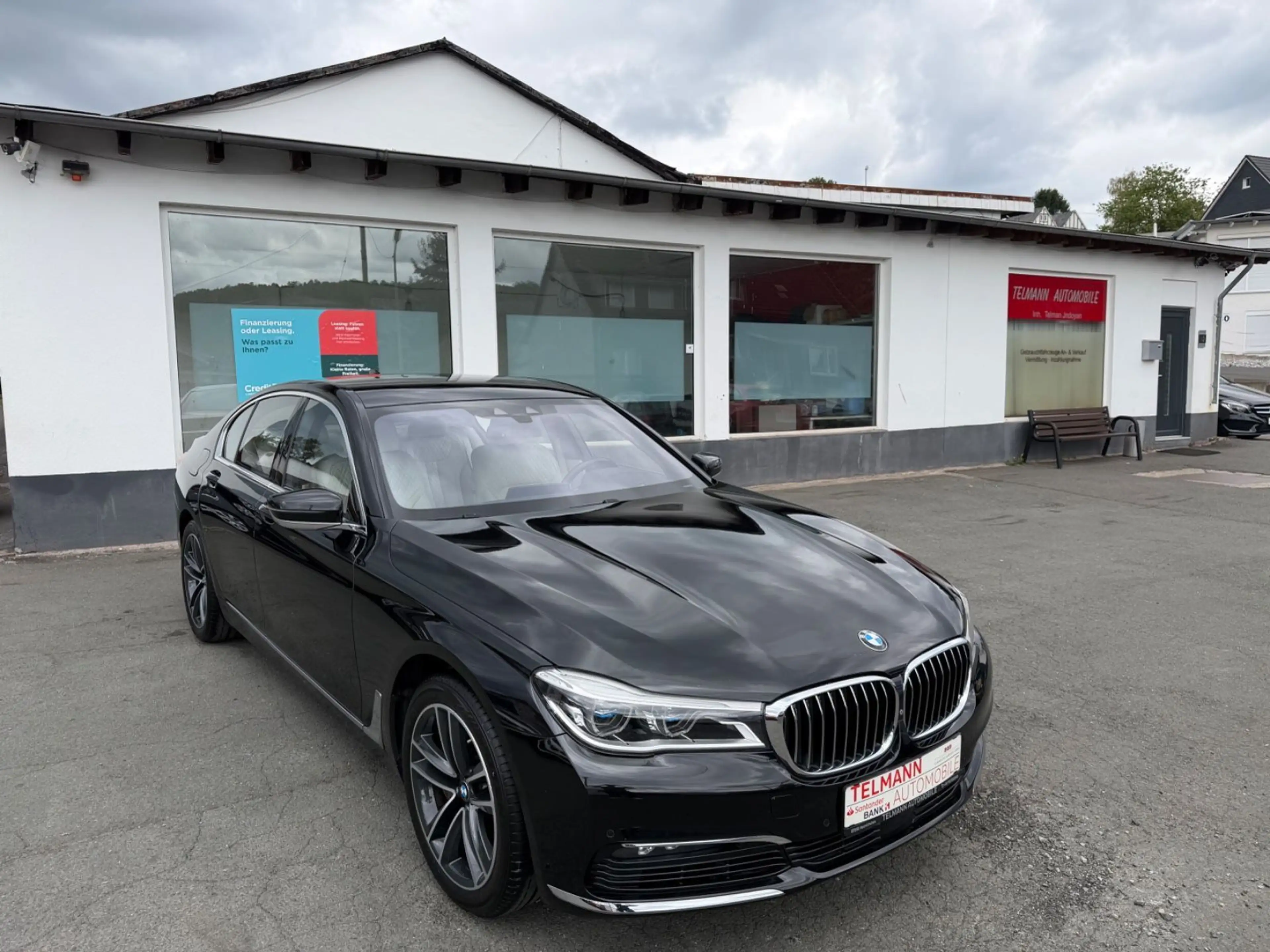 BMW 750 i xDrive/NAVI/Head-UP/Harman/Kardon — photo 4