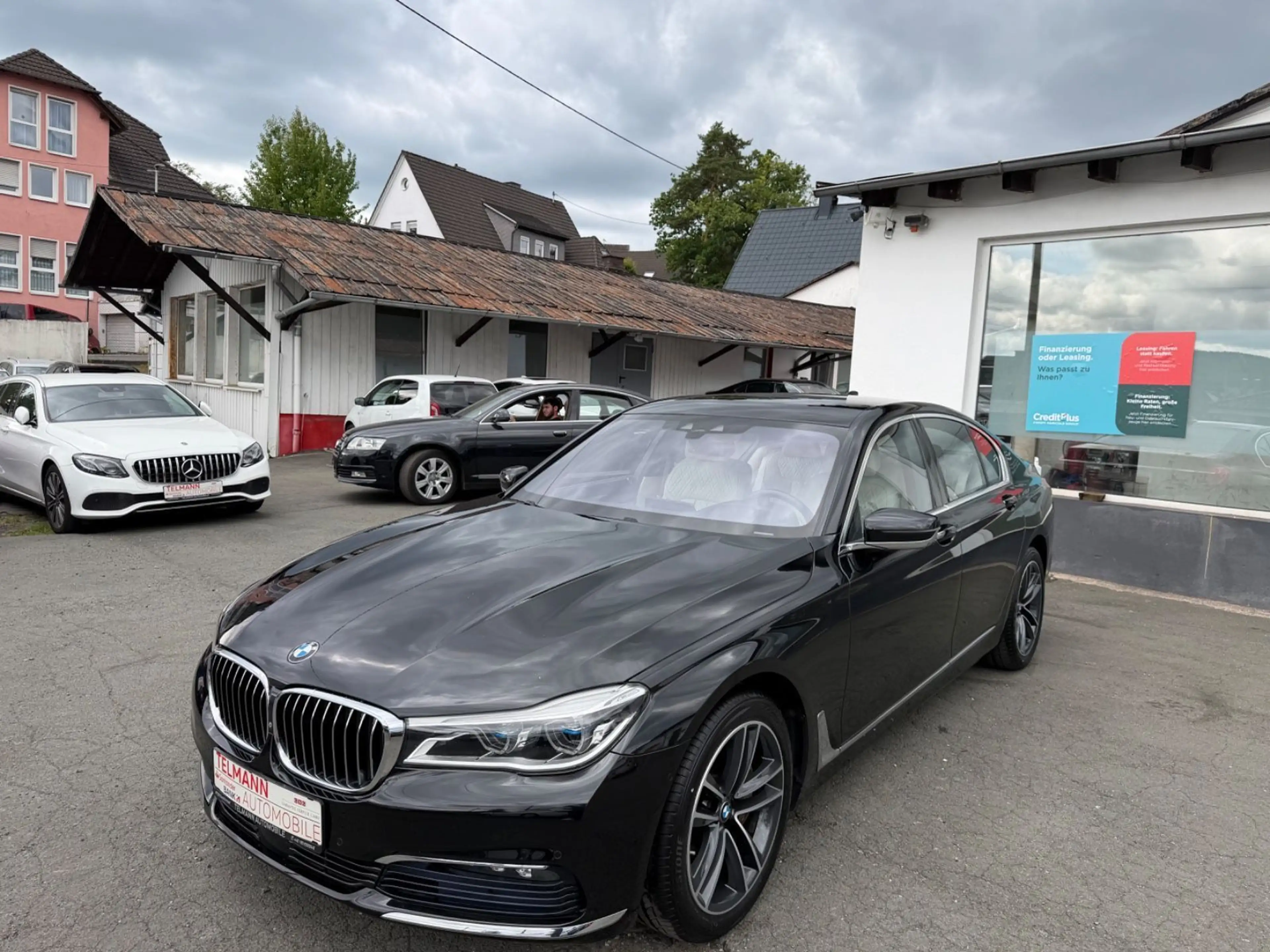 BMW 750 i xDrive/NAVI/Head-UP/Harman/Kardon