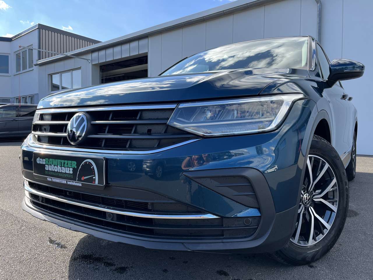 Volkswagen Tiguan 2022 — 1.5 TSI Life 1,99% Fin. Navi LR-HZG ACC LED SHZ PD
