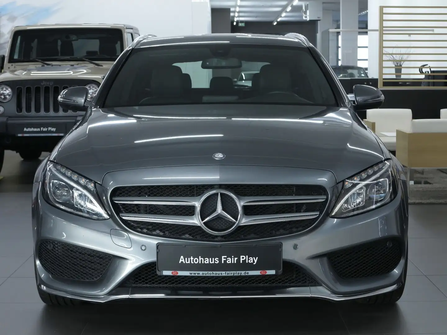 Mercedes-Benz C 180 T AMG/AHK/LED/18"/LEDER/UNFALLFREI ! Grau - 2