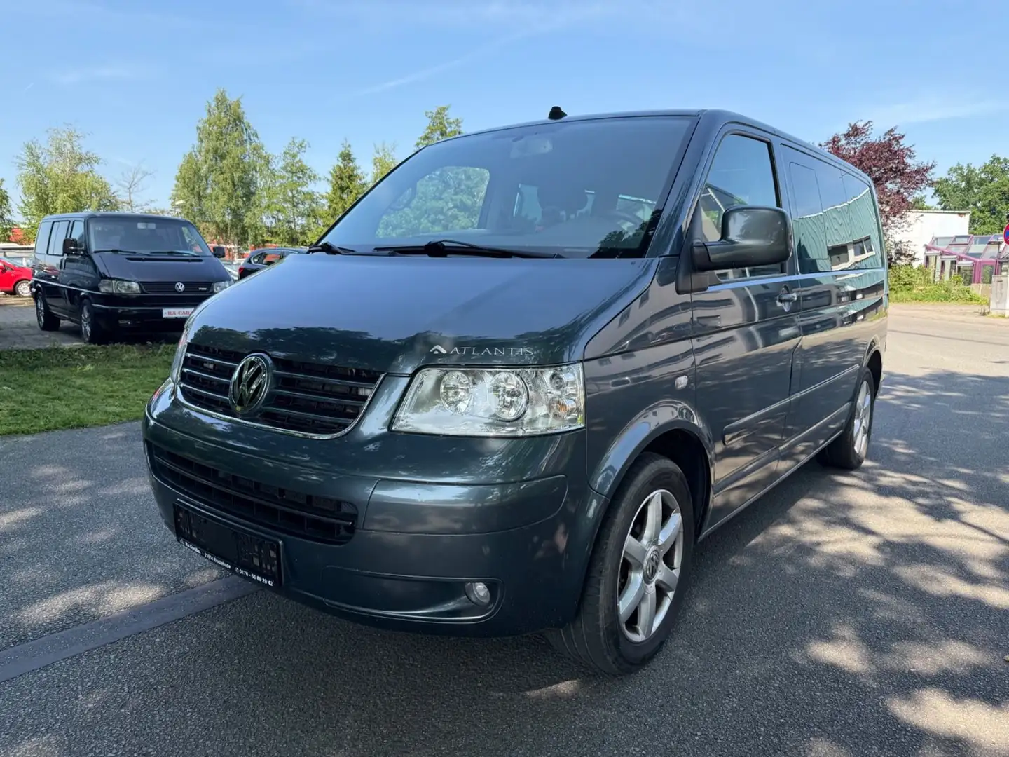 Volkswagen T5 Transporter Bus Multivan Atlantis Gris - 1
