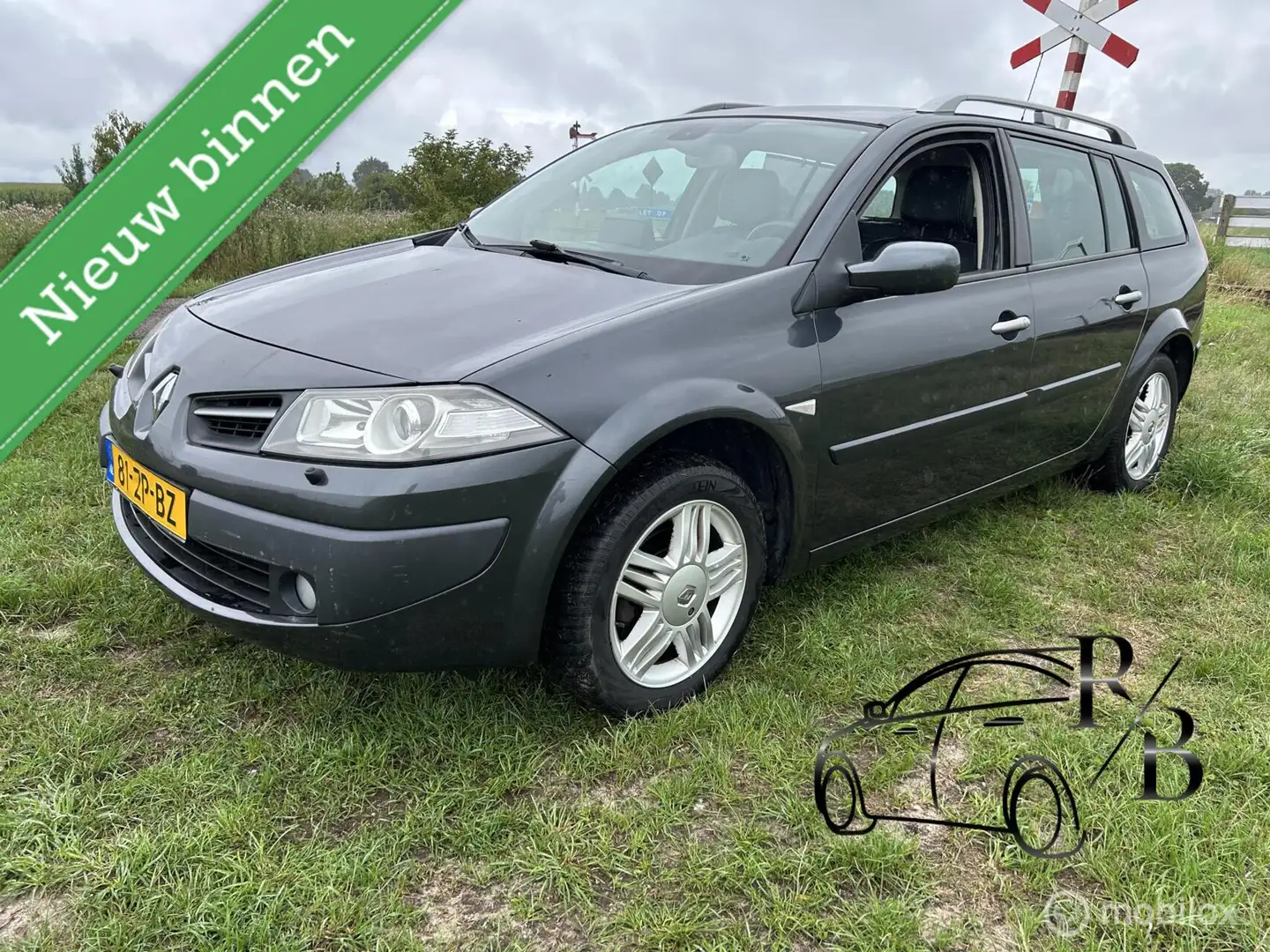 Renault Megane Grand Tour 1.6-16V Tech Line NAVI AIRCO CRUISE Grijs - 1