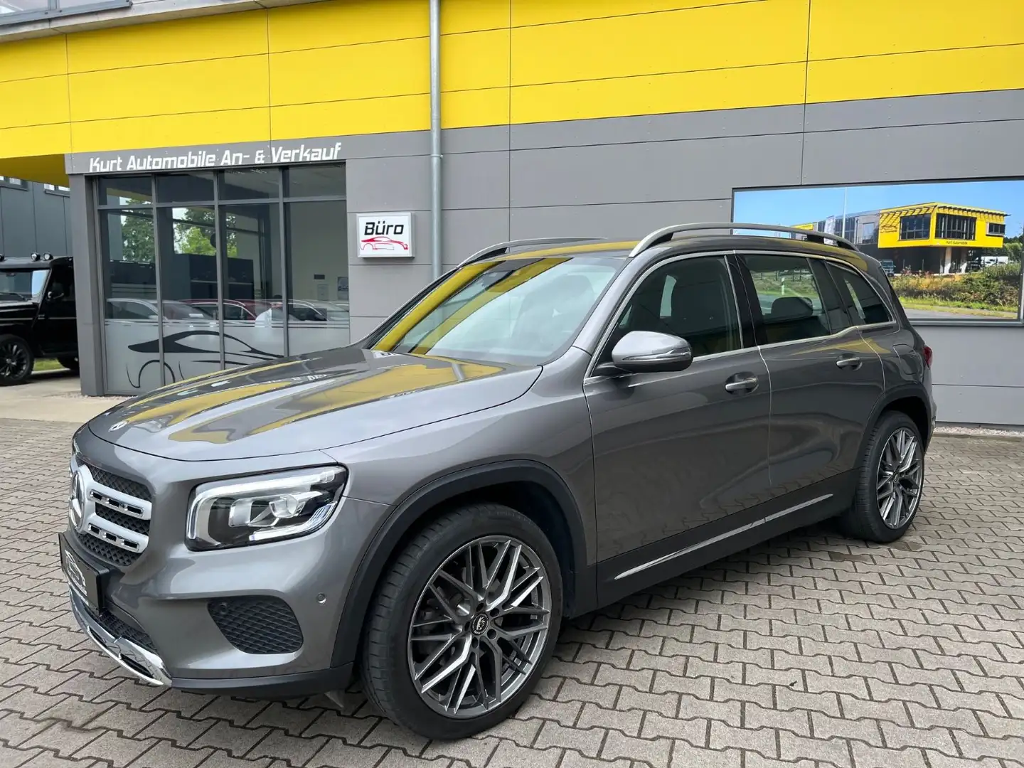 Mercedes-Benz GLB 180 LEDER/NAVI/SHZ/WIDESCREEN/GARANTIE* Gris - 2