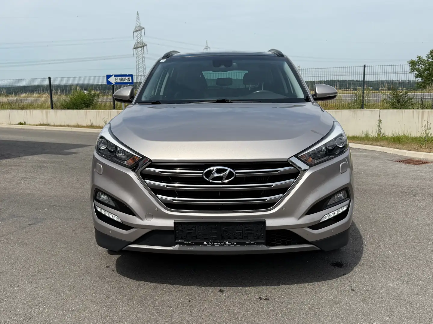 Hyundai TUCSON 2.0d*4WD*Panorama*Automaik*Leder*Xenon*Navi* Beige - 2