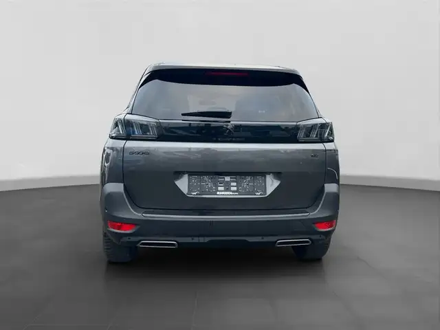 Peugeot 5008 view 4