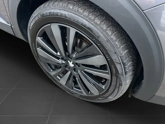 Peugeot 5008 view 8