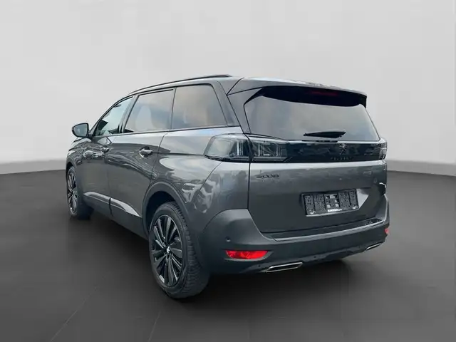 Peugeot 5008 view 3