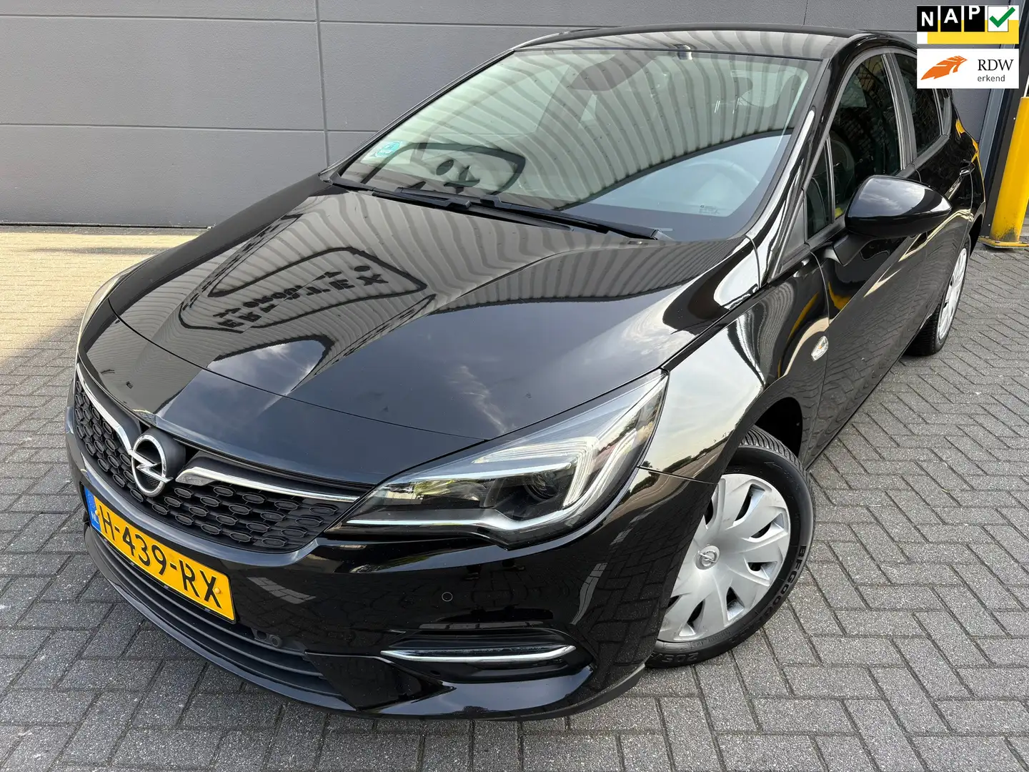 Opel Astra 1.2 Business Executive*APK*NAP*CRUISE*NAVI*CAMERA* Zwart - 1