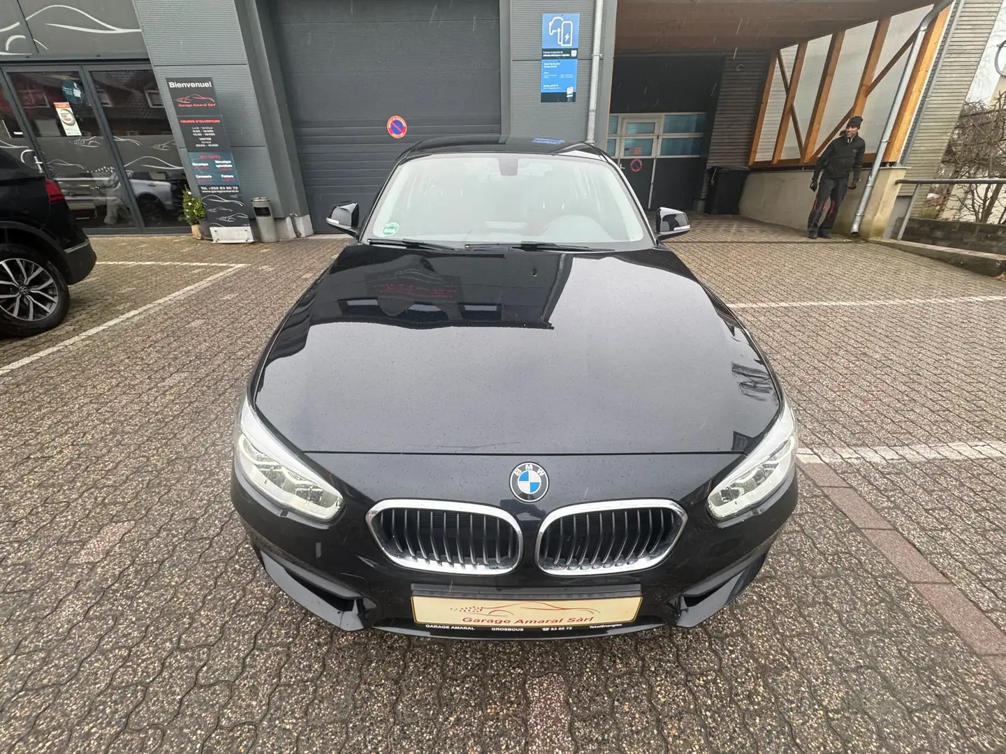 BMW 118 118i Schwarz - 2