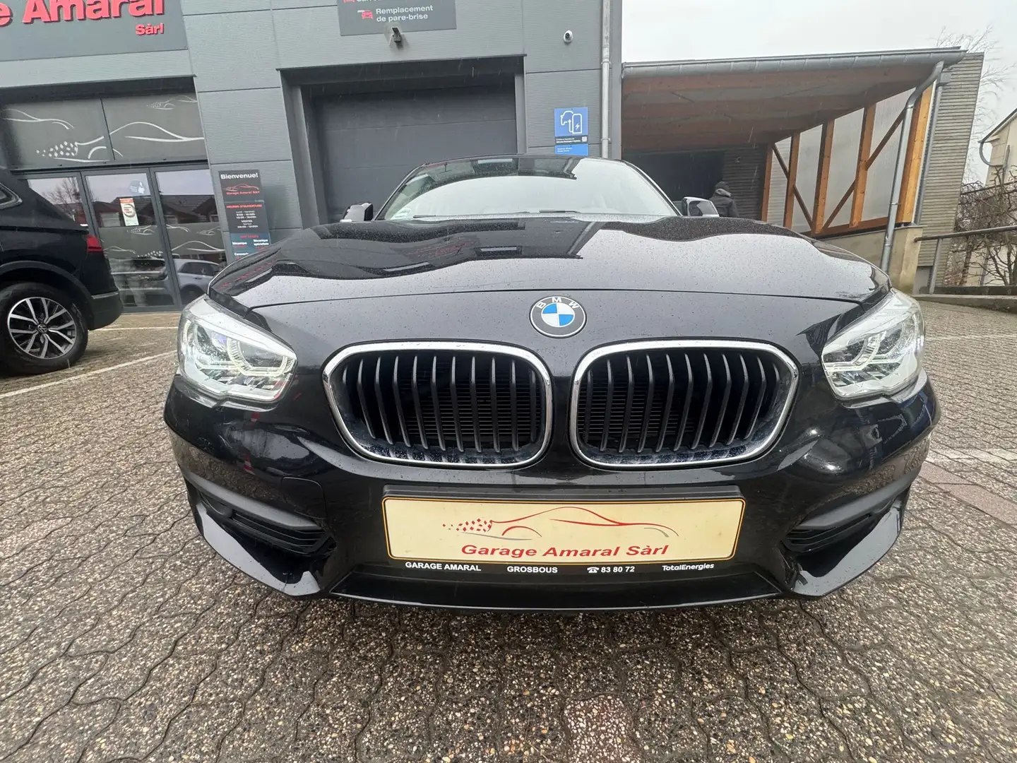 BMW 118 118i Schwarz - 1