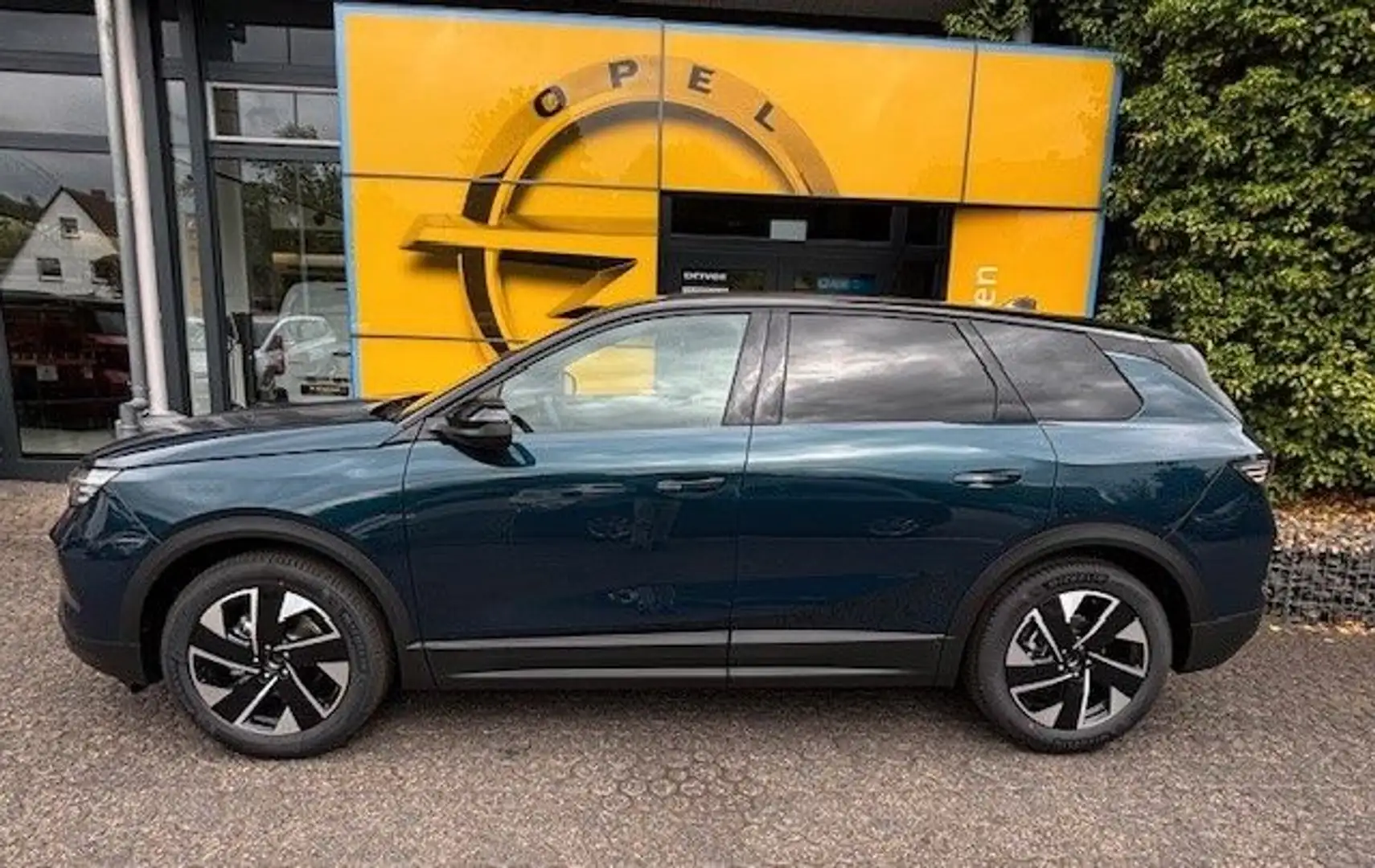 Opel Grandland GS 1.2 T. HYBRID 145 PS - 2