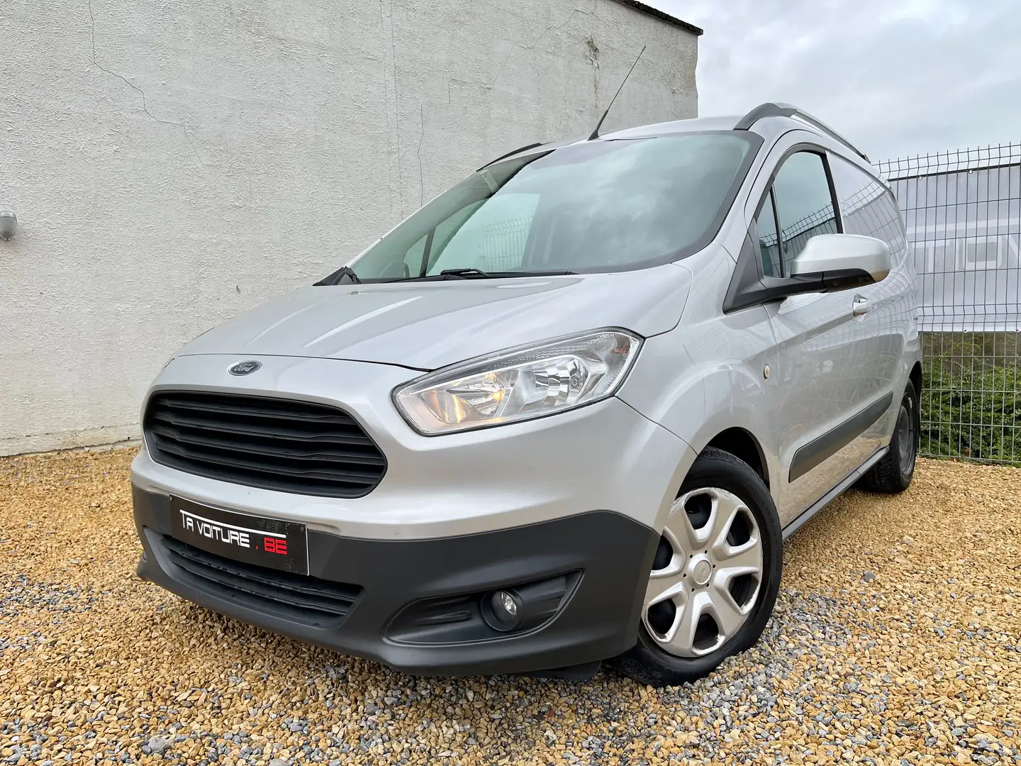 Ford Transit Courier 1.5 TDCi RADIO-BLUETOOTH/USB/AIRCO/DETECT-ARR Gris - 2