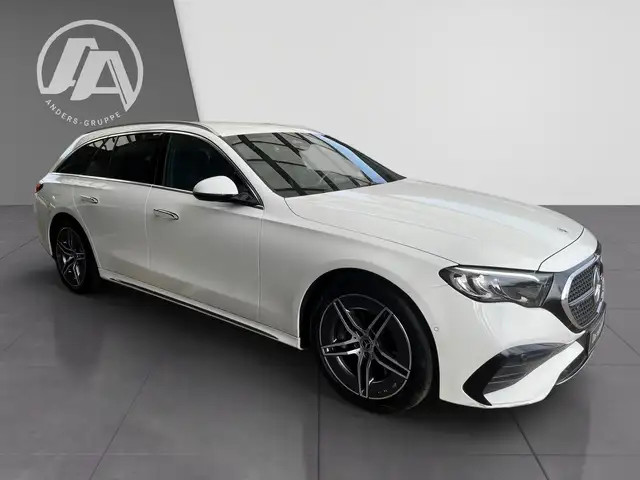 Mercedes-Benz E-Class view 5